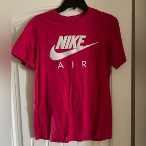 Nike Tee in Bold Pink